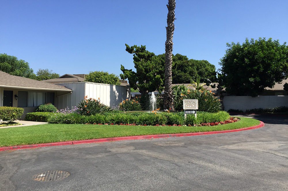 Take a tour today and view Outside pics 10 for yourself at the Fullerton Townhouse Apartments